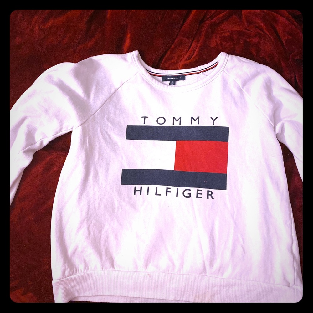 White tommy hilfiger sweater